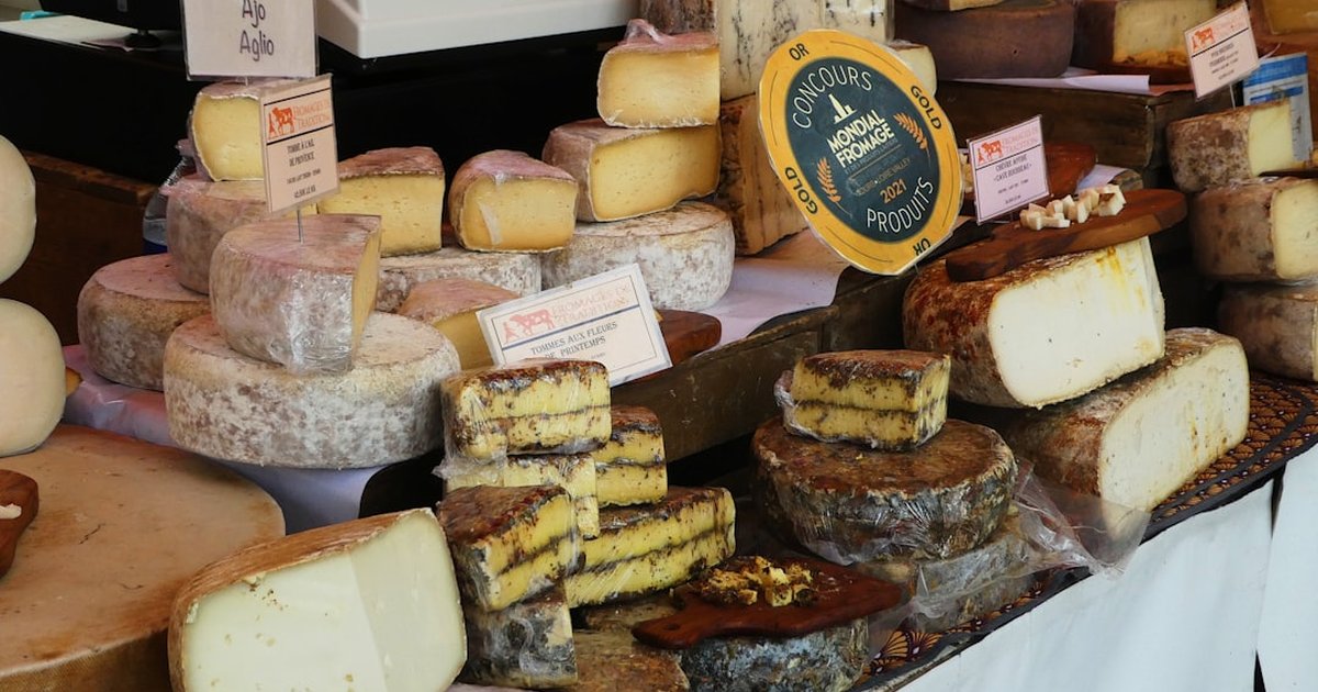 Extend Artisan Cheese Shelf Life: Pairing & Storage Tips